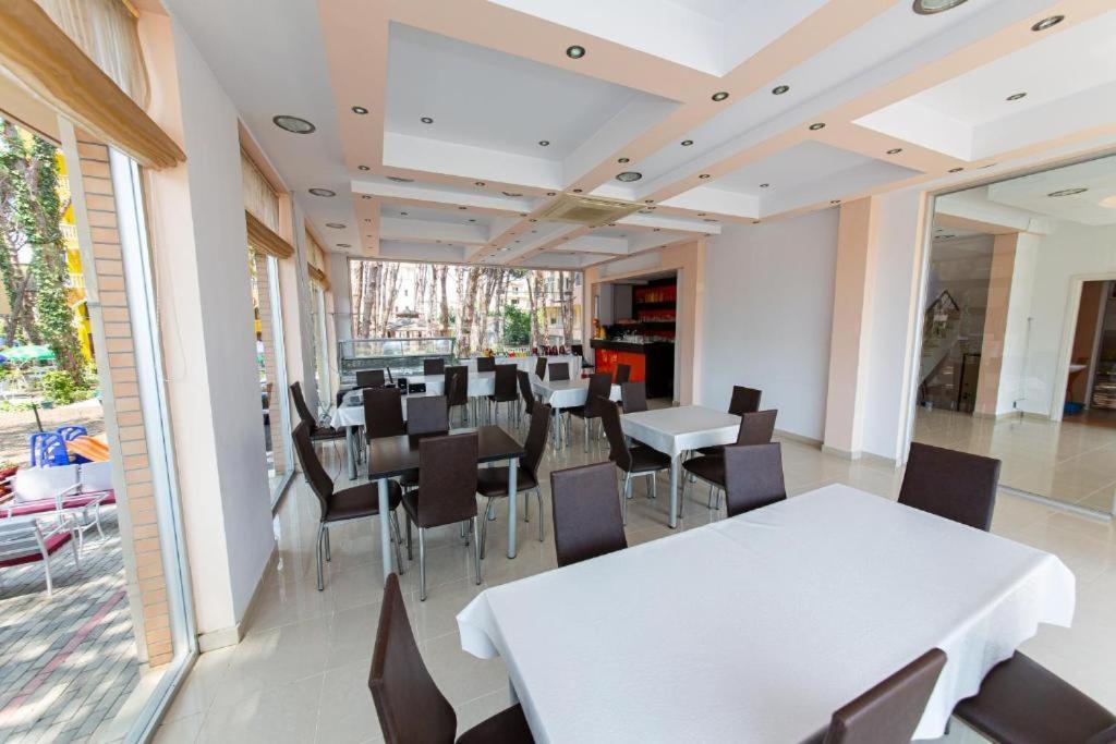 גולם Intea Hotel מראה חיצוני תמונה